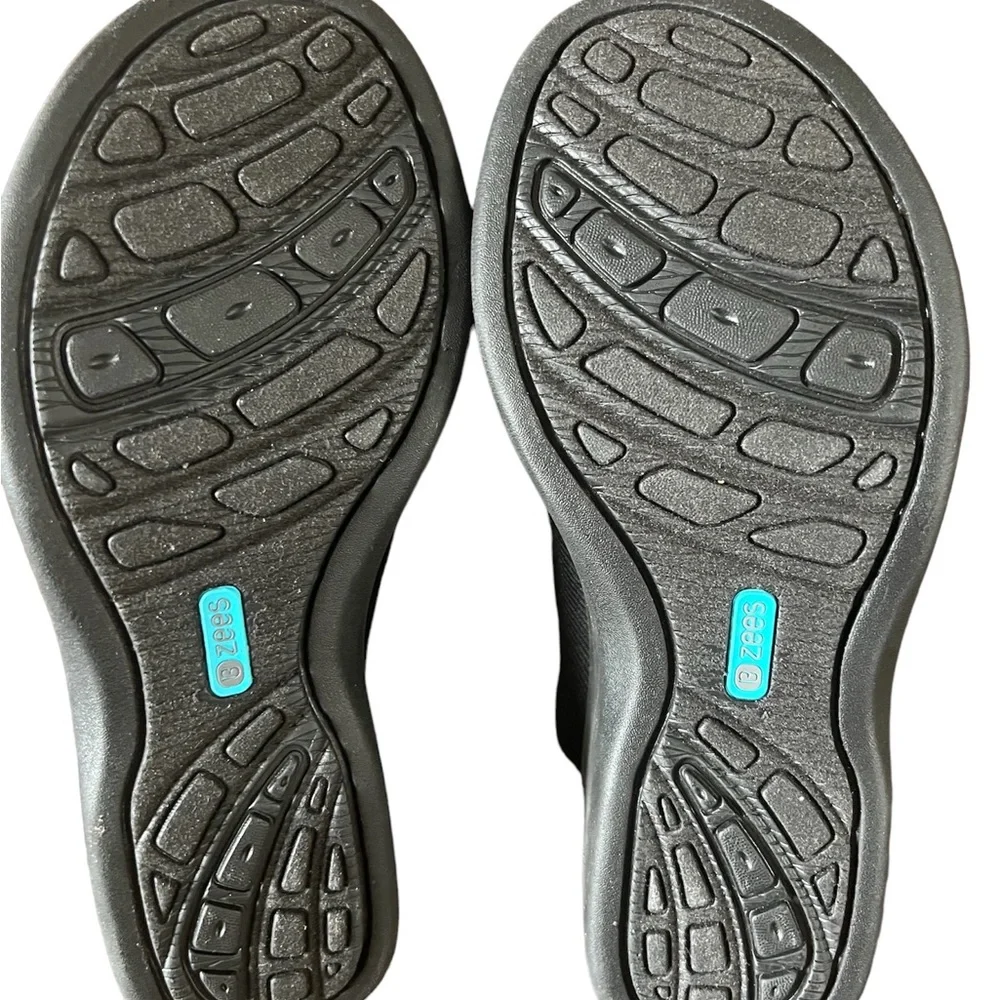BZees Women's Desire Slide Sandal Sz 8.5 Wide